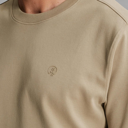 CTSS2603560-8023 Cast Iron Crewneck Regular Fit Interlock Amuminum / Bruin