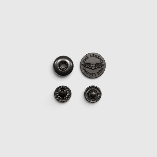 PME Legend reparatieset voor Gobbler jas PJA2609122 met vier zwarte metalen drukknooponderdelen