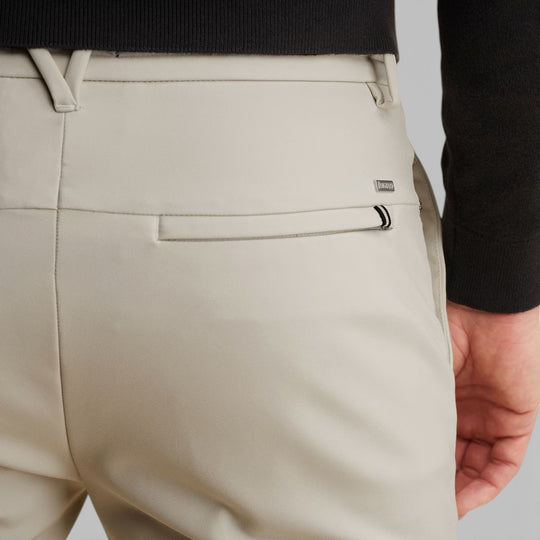 VTR2602600-9017 Vanguard V12 Chino Technical Stretch Moonstruck / Ecru