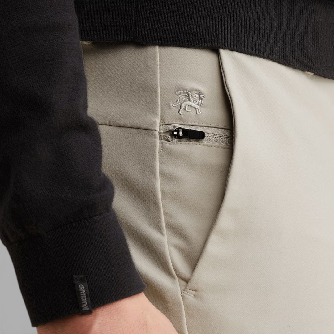 VTR2602600-9017 Vanguard V12 Chino Technical Stretch Moonstruck / Ecru