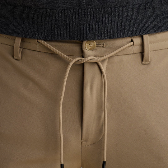 Vanguard V12 slim fit chino in Greige Grijsbeige, stretchstof detail, VTR2608600-7147