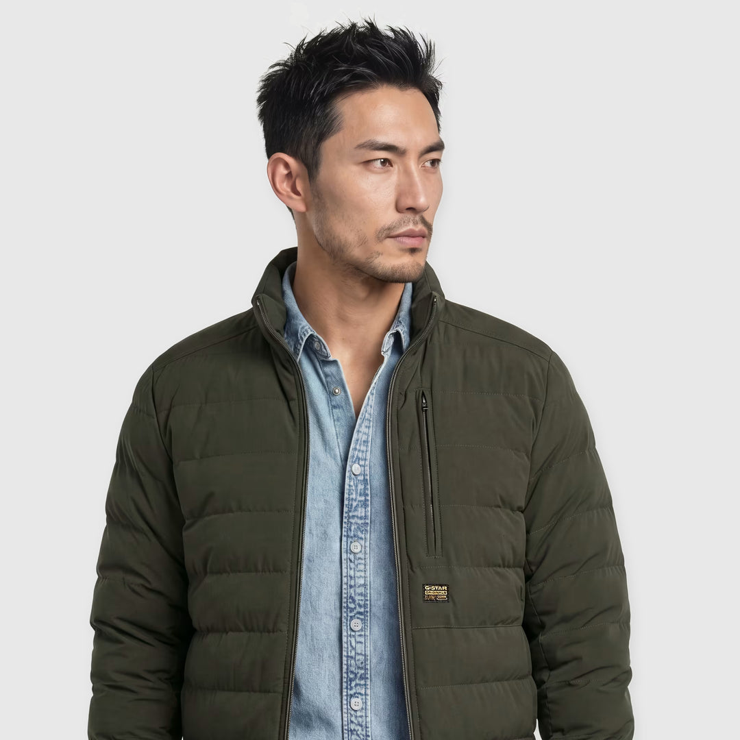 G-Star RAW Foundation Liner jack D24276-D518-995 in Asfalt, detail van borstzak en kraag