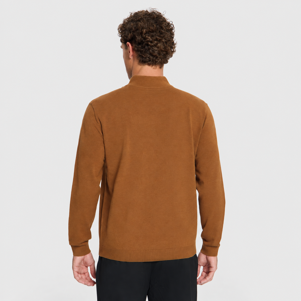 No Excess Trui Half-Zip Melange Caramel 33210895SN-048, achteraanzicht op model